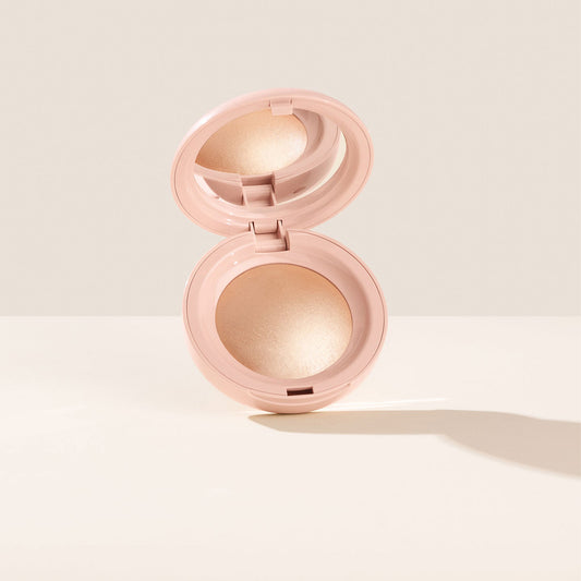 Rare Beauty Positive Light Enlumineur Exhilarate champagne gold